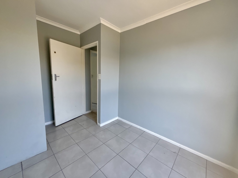 To Let 2 Bedroom Property for Rent in Vredekloof East Western Cape